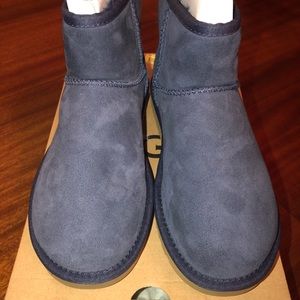 UGG Classic Mini II